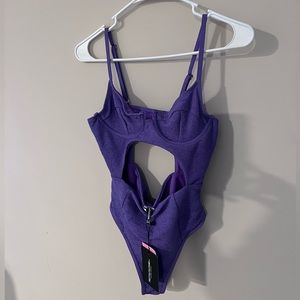 NWT prettylittlething one piece bathing suit size 6
